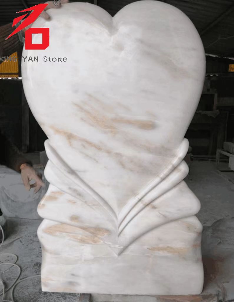 Kina Xingyan Heart Shaped Art Stone Sharving Tombstone