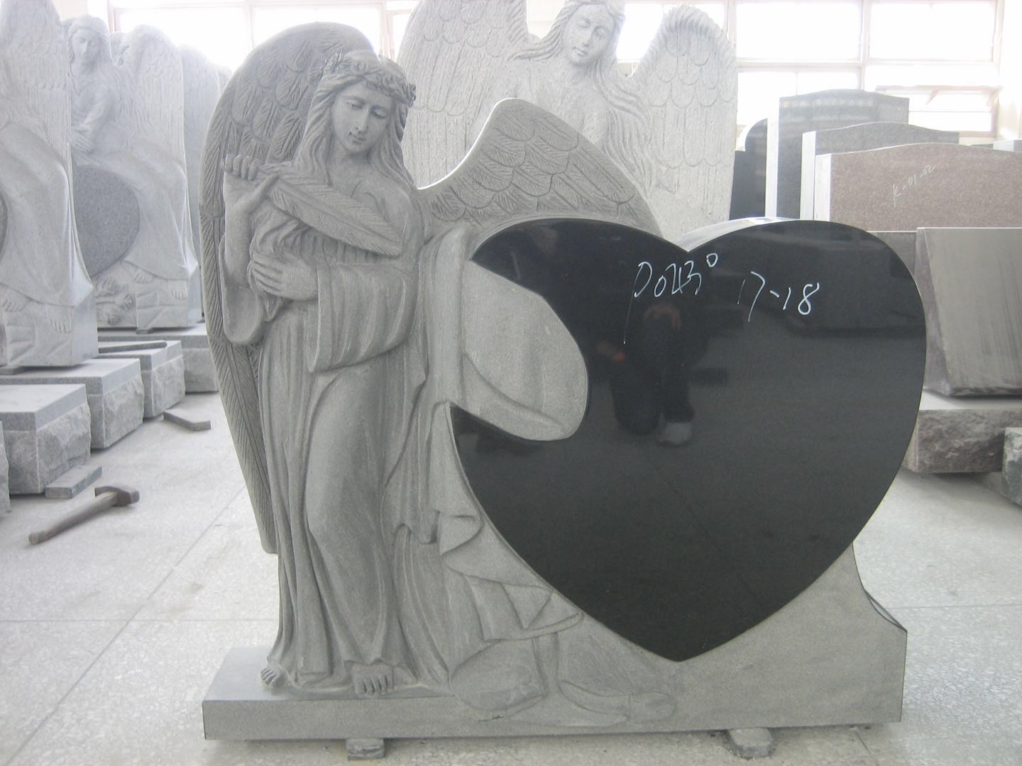 Xingyan European-stil Angel Guardian hjerteformet gravsten
